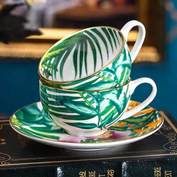 Кофейные чашки из высококачественного костяного фарфора в европейском стиле, высококачественные фарфоровые чашки с золотыми краями, наборы тропических чашек и блюдец.